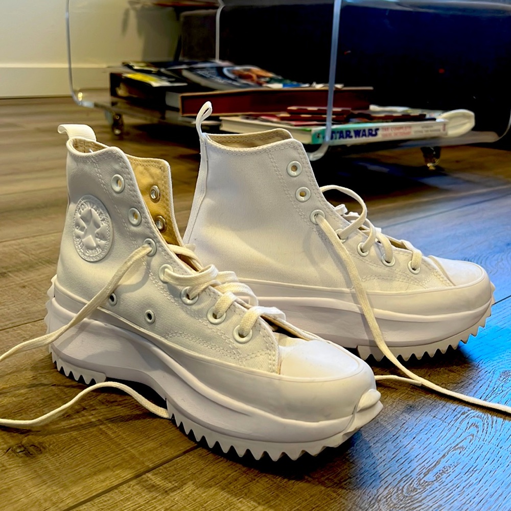 Converse White Run Star Hike High Sneakers size 38 (men’s 5.5 and women’s 7)